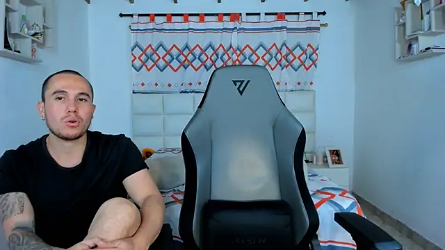 Snapshot of xxx_sweet_couple_ chatting on March 2025 05:20:02 AM xxx sweet couple  online show from March 2025 05:20:02 AM