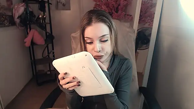 HeyDoraa online show from February 2025 06:34:02 PM