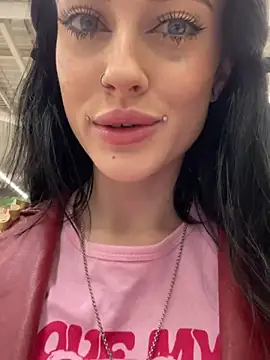 Snapshot of Melissa_crazy chatting on December 2024 03:20:02 PM Melissa crazy online show from December 2024 03:20:02 PM