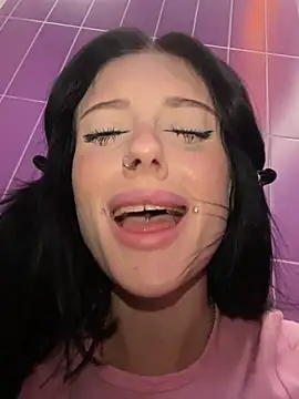 Snapshot of Melissa_crazy chatting on December 2024 06:22:02 PM Melissa crazy online show from December 2024 06:22:02 PM