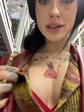 Snapshot of Melissa_crazy chatting on January 2025 06:14:01 PM Melissa crazy online show from January 2025 06:14:01 PM