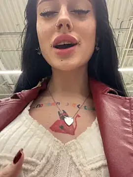 Snapshot of Melissa_crazy chatting on January 2025 03:17:02 PM Melissa crazy online show from January 2025 03:17:02 PM