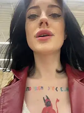 Snapshot of Melissa_crazy chatting on January 2025 03:42:01 PM Melissa crazy online show from January 2025 03:42:01 PM