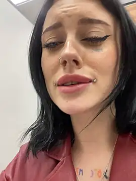 Snapshot of Melissa_crazy chatting on January 2025 09:32:01 PM Melissa crazy online show from January 2025 09:32:01 PM