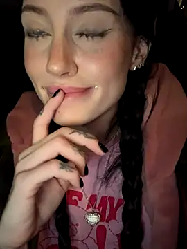 Snapshot of Melissa_crazy chatting on October 2025 03:46:02 PM Melissa crazy online show from October 2025 03:46:02 PM