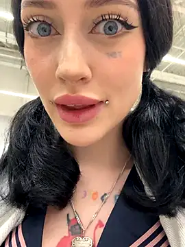 Snapshot of Melissa_crazy chatting on October 2025 03:46:02 PM Melissa crazy online show from October 2025 03:46:02 PM