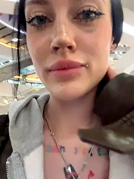 Snapshot of Melissa_crazy chatting on November 2025 03:45:02 PM Melissa crazy online show from November 2025 03:45:02 PM