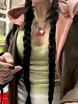 Snapshot of Melissa_crazy chatting on November 2025 03:23:01 PM Melissa crazy online show from November 2025 03:23:01 PM