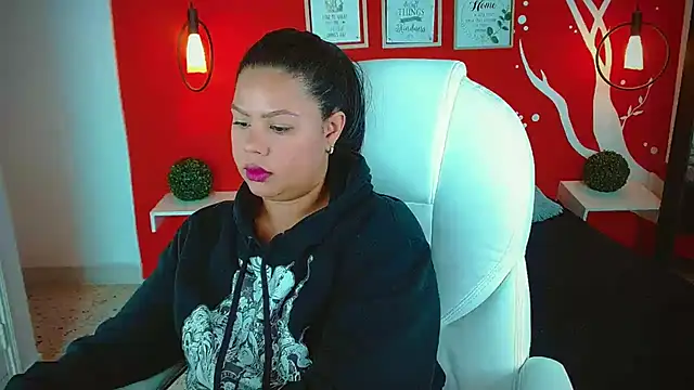 KeyshaRous online show from December 2024 06:59:02 PM