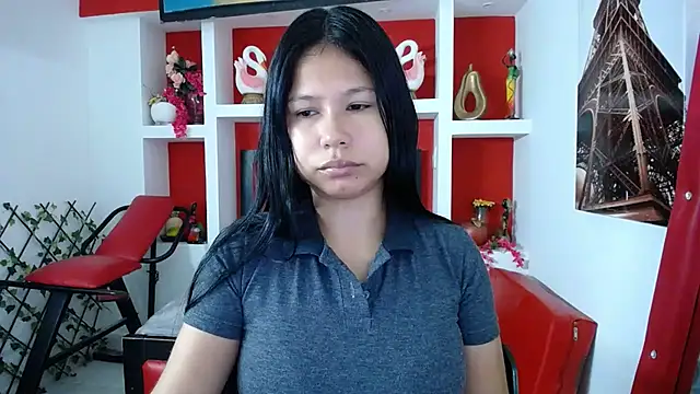 Letty Plugxo online show from September 2025 12:08:02 PM