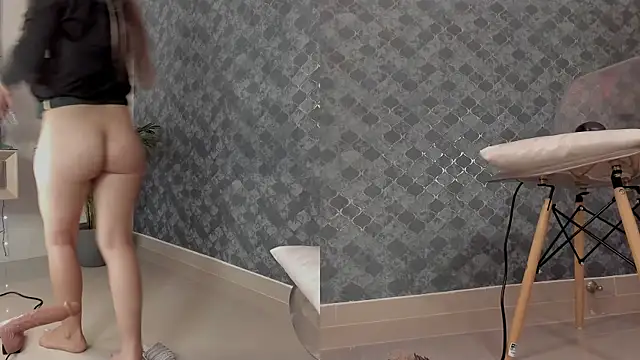 AnnWeltt online show from December 2024 12:18:01 AM