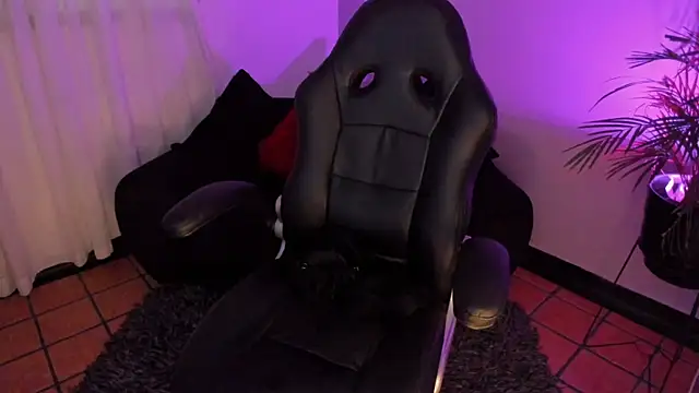 michele watson online show from February 2025 08:11:01 PM