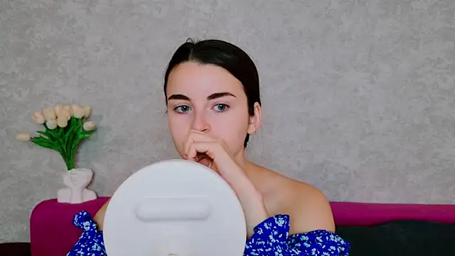 Snapshot of Miss_Arwen chatting on September 2025 03:42:02 AM Miss Arwen online show from September 2025 03:42:02 AM