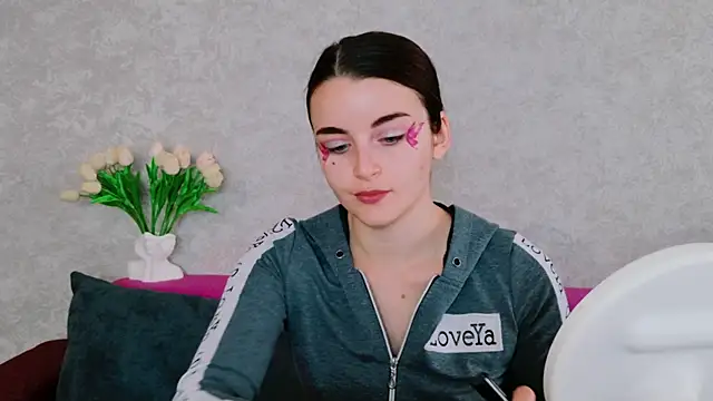 Snapshot of Miss_Arwen chatting on September 2025 04:17:02 AM Miss Arwen online show from September 2025 04:17:02 AM