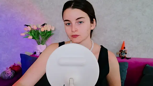 Snapshot of Miss_Arwen chatting on October 2025 05:15:02 AM Miss Arwen online show from October 2025 05:15:02 AM