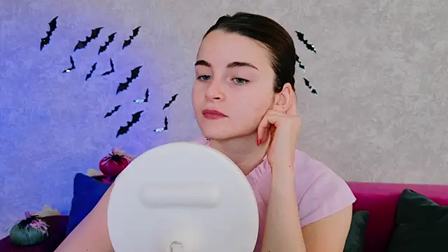 Snapshot of Miss_Arwen chatting on October 2025 03:51:02 AM Miss Arwen online show from October 2025 03:51:02 AM