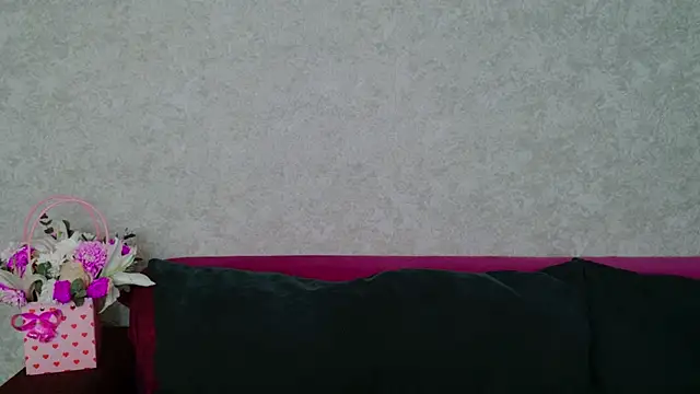 Snapshot of Miss_Arwen chatting on November 2025 02:43:02 AM Miss Arwen online show from November 2025 02:43:02 AM