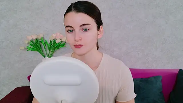 Snapshot of Miss_Arwen chatting on November 2025 05:41:02 AM Miss Arwen online show from November 2025 05:41:02 AM