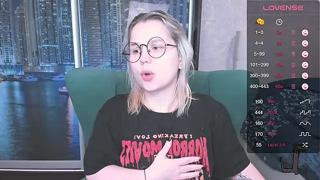 Snapshot of miray_kuriyama123 chatting on December 2024 04:21:02 PM miray kuriyama123 online show from December 2024 04:21:02 PM