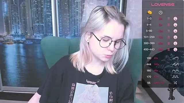 Snapshot of miray_kuriyama123 chatting on December 2024 03:53:02 PM miray kuriyama123 online show from December 2024 03:53:02 PM