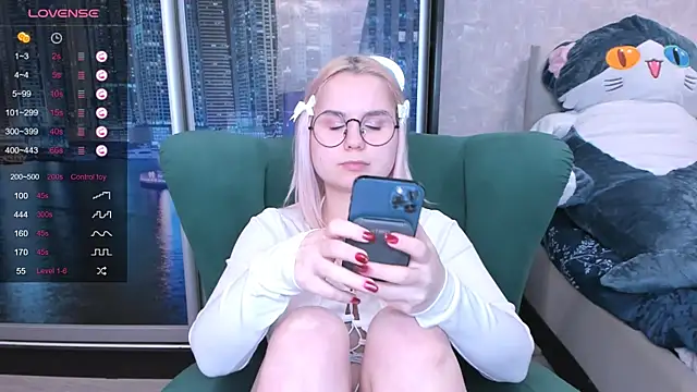 Snapshot of miray_kuriyama123 chatting on January 2025 03:28:02 PM miray kuriyama123 online show from January 2025 03:28:02 PM