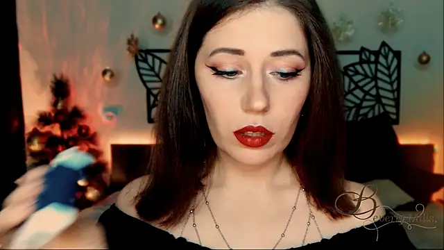 MissBeverlyMills online show from December 2024 06:12:02 PM