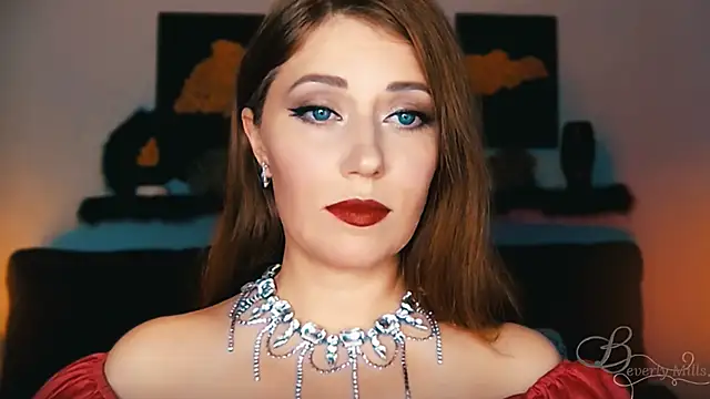 MissBeverlyMills online show from September 2025 06:19:02 PM