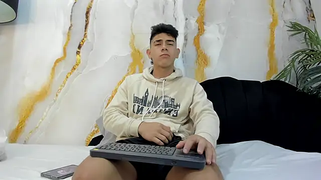 andrew rose  online show from October 2025 03:21:02 PM