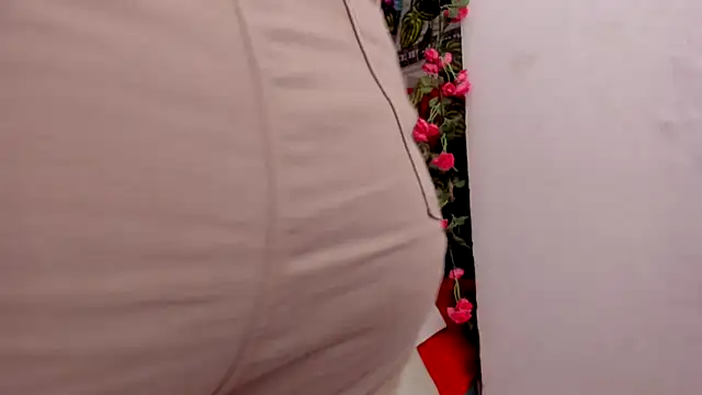 Elianissquirt online show from January 2025 12:36:01 PM