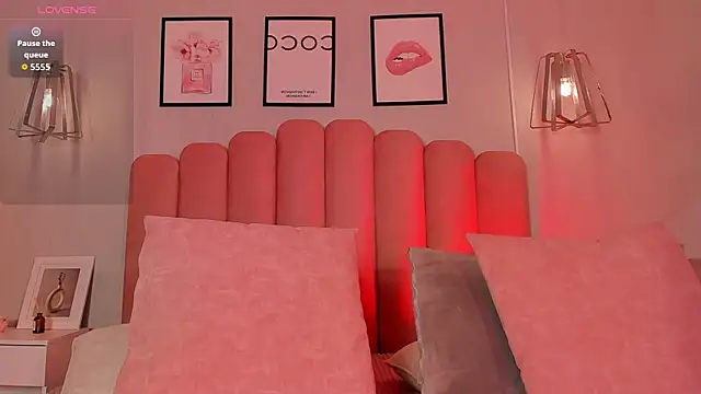 Megan-holly online show from July 2026 02:37:02 PM
