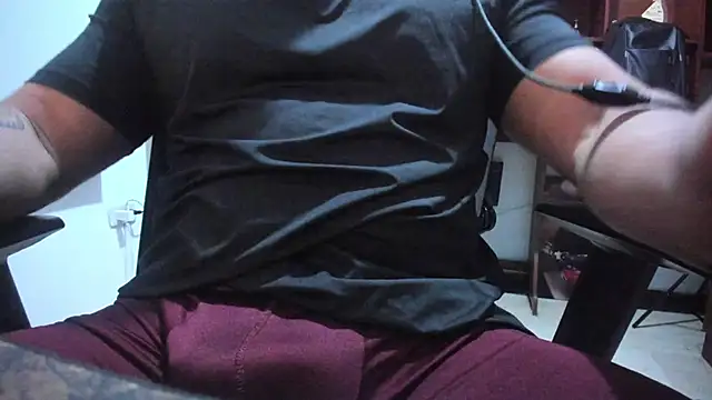 Snapshot of Drako_Argentii chatting on December 2024 06:34:01 AM Drako Argentii online show from December 2024 06:34:01 AM