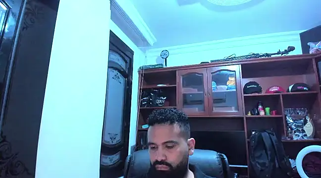 Snapshot of Drako_Argentii chatting on February 2025 11:27:01 PM Drako Argentii online show from February 2025 11:27:01 PM