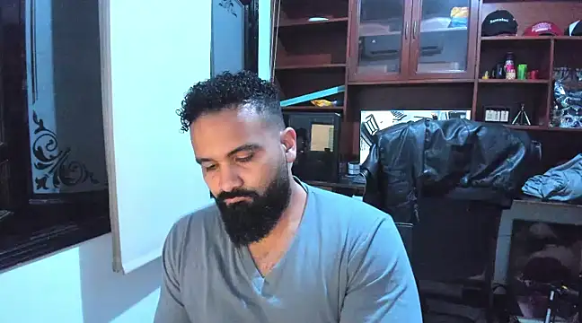 Snapshot of Drako_Argentii chatting on February 2025 11:50:01 PM Drako Argentii online show from February 2025 11:50:01 PM