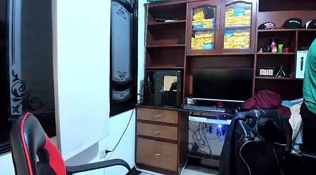 Snapshot of Drako_Argentii chatting on February 2025 11:04:02 PM Drako Argentii online show from February 2025 11:04:02 PM