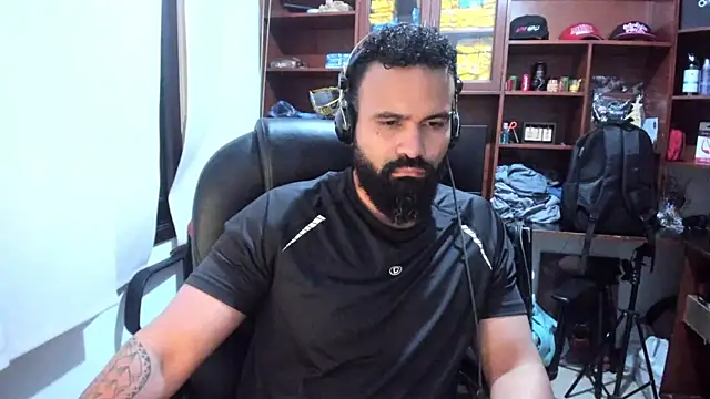 Snapshot of Drako_Argentii chatting on February 2025 03:58:02 PM Drako Argentii online show from February 2025 03:58:02 PM