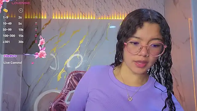 victoria castillo b online show from March 2026 12:32:01 PM