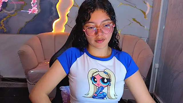 victoria castillo b online show from May 2026 07:41:01 PM
