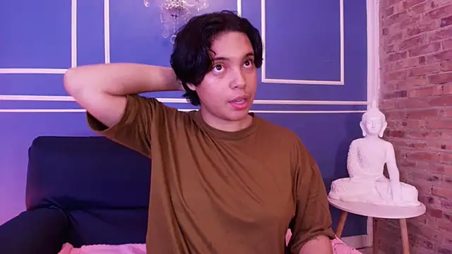 Emmapark  online show from November 2025 01:04:01 AM