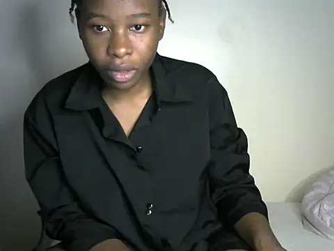 Snapshot of Novah_ chatting on April 2026 04:10:02 PM Novah online show from April 2026 04:10:02 PM