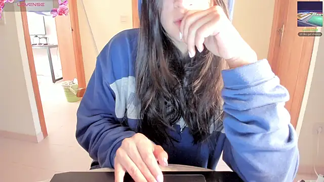 bella apont online show from December 2024 09:51:02 AM
