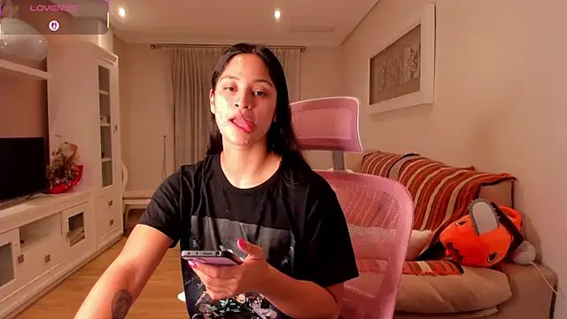 bella apont online show from October 2025 11:26:02 PM