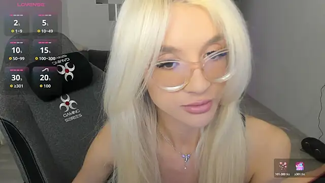 LovelyBianca online show from April 2026 07:20:02 PM