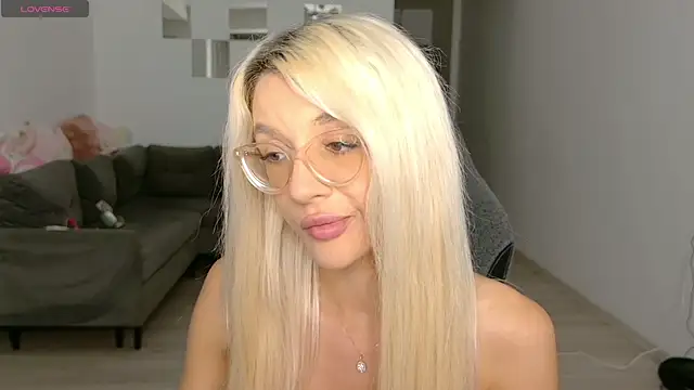 LovelyBianca online show from June 2026 08:53:01 PM