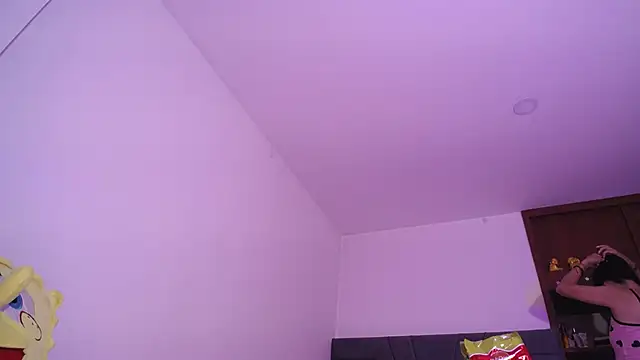 Snapshot of Yinn_Silver chatting on January 2025 10:52:02 AM Yinn Silver online show from January 2025 10:52:02 AM