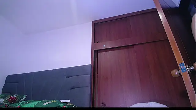 Yinn Silver online show from November 2025 09:08:02 AM