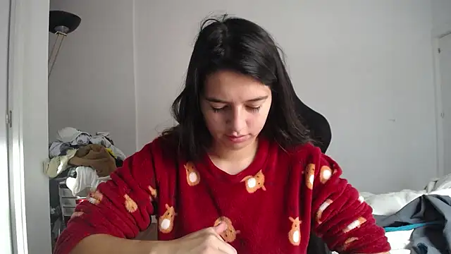 Contantin helena online show from December 2025 10:57:01 AM