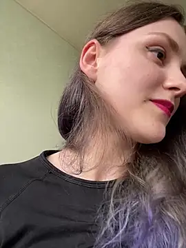 Erotic Synth Goddess online show from May 2026 02:36:02 PM