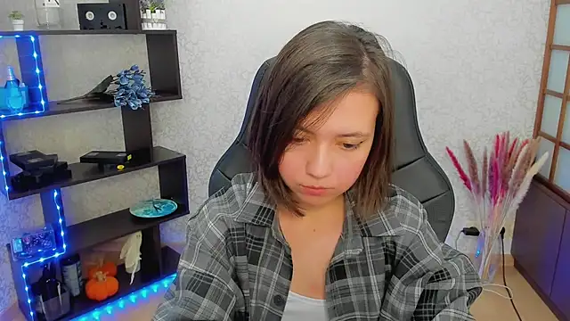 Lina Brownie online show from January 2025 06:12:01 AM