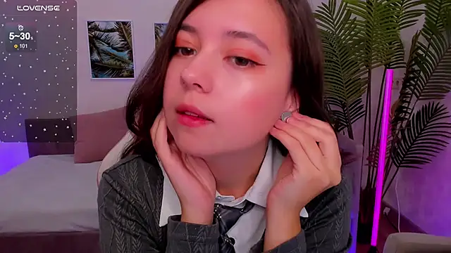 Lina Brownie online show from September 2025 03:17:01 AM