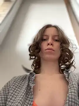 Snapshot of RinaMood chatting on November 2025 04:44:02 AM RinaMood online show from November 2025 04:44:02 AM